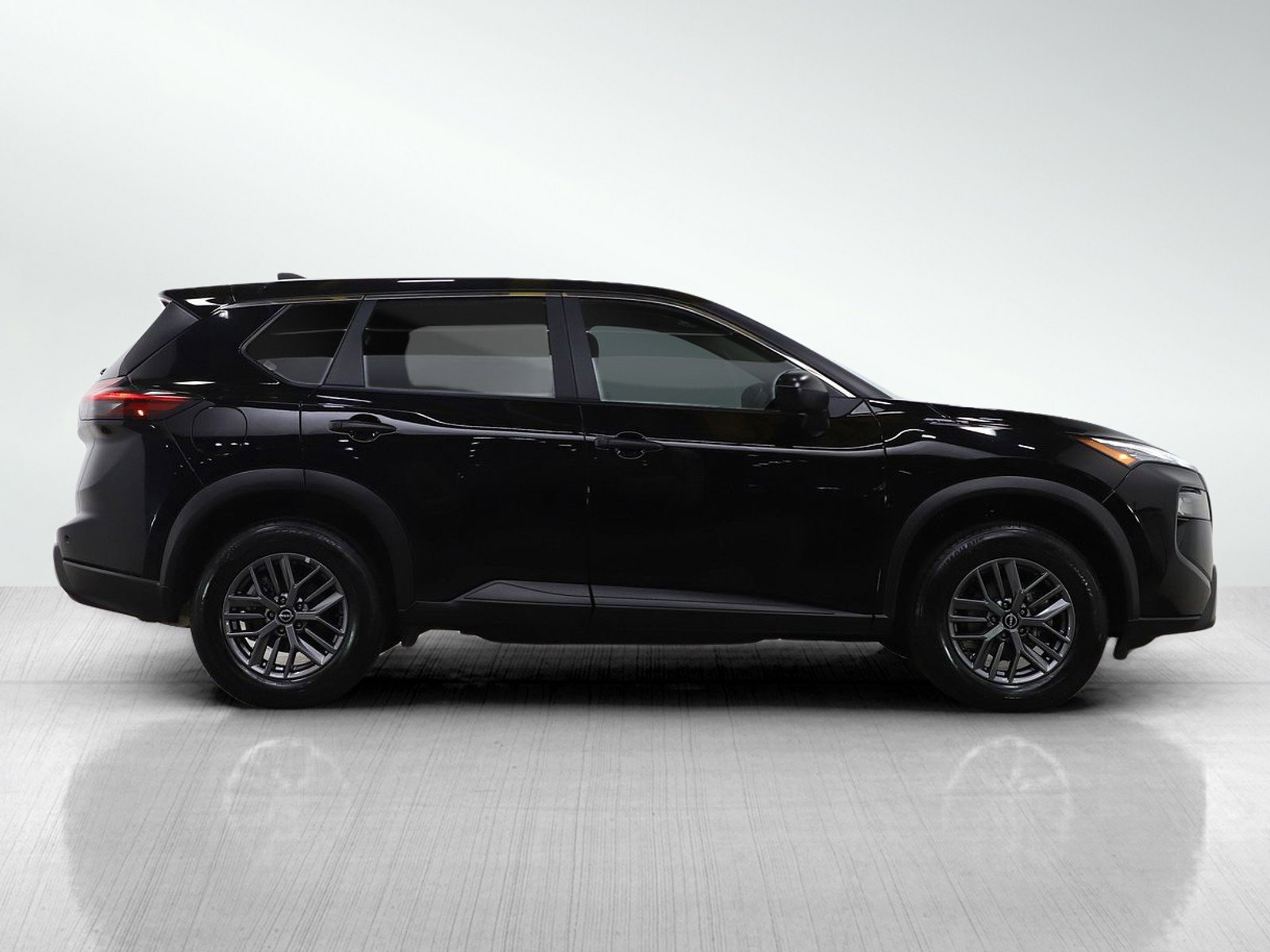 Used 2024 Nissan Rogue S image 6