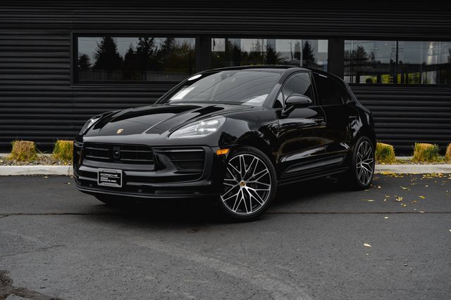 Used 2024 Porsche Macan w/ Premium Plus Package image 1