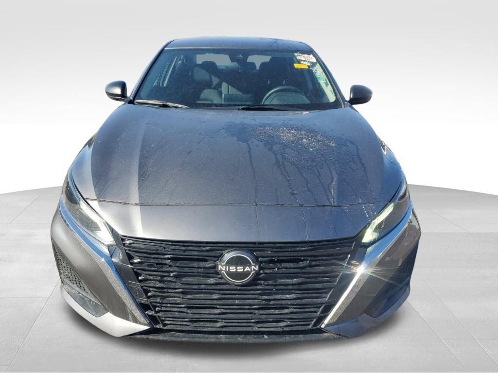 Used 2024 Nissan Altima 2.5 SV image 10