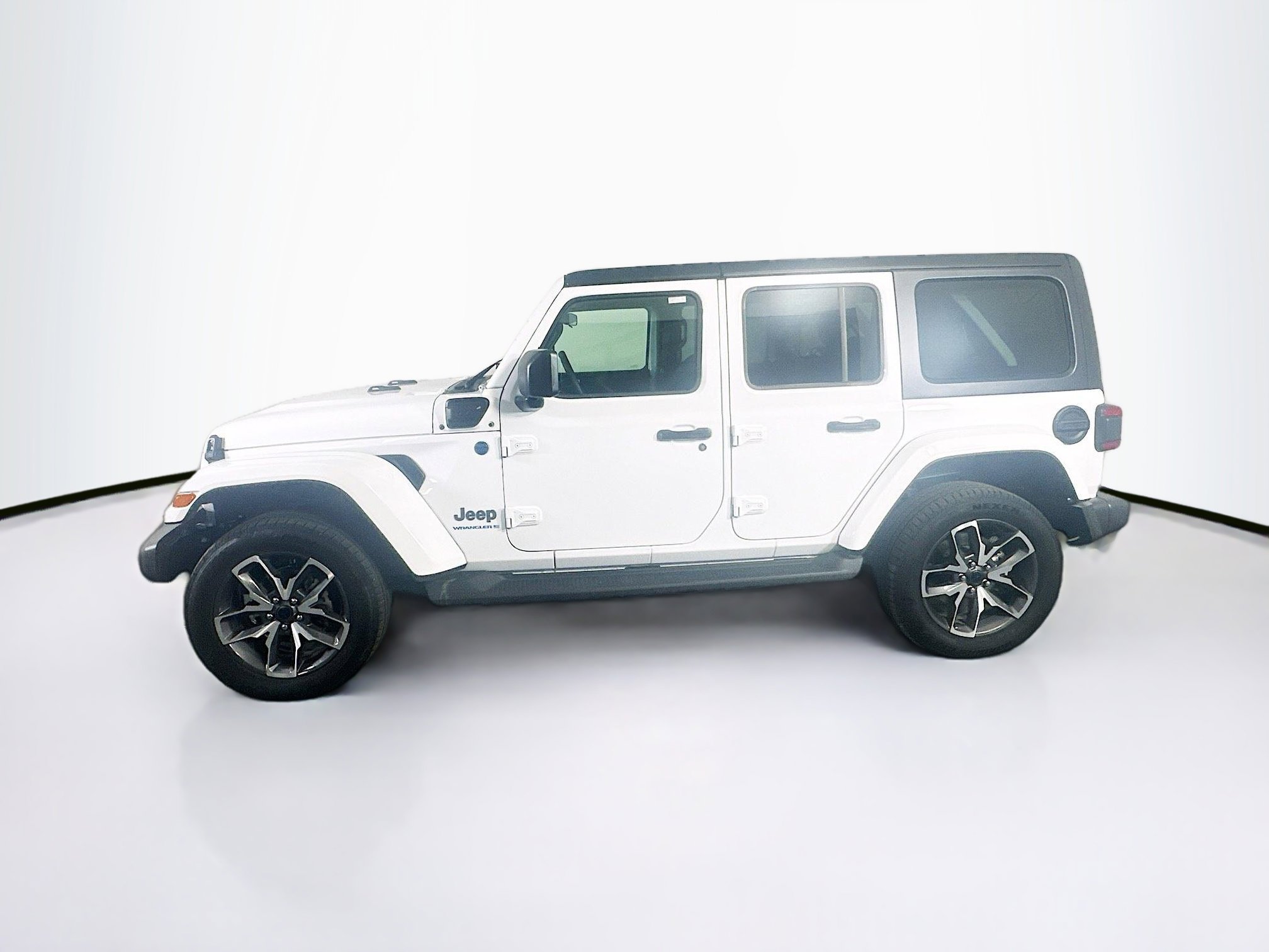 Used 2024 Jeep Wrangler Unlimited w/ Convenience Group AWD/4WD image 4