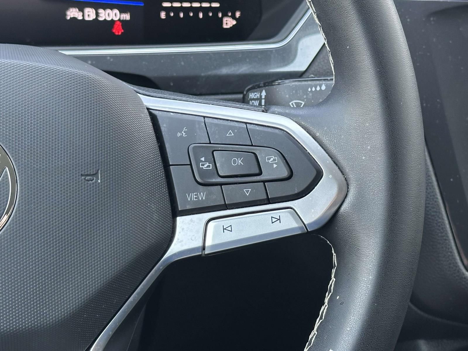 Used 2023 Volkswagen Tiguan SE image 24