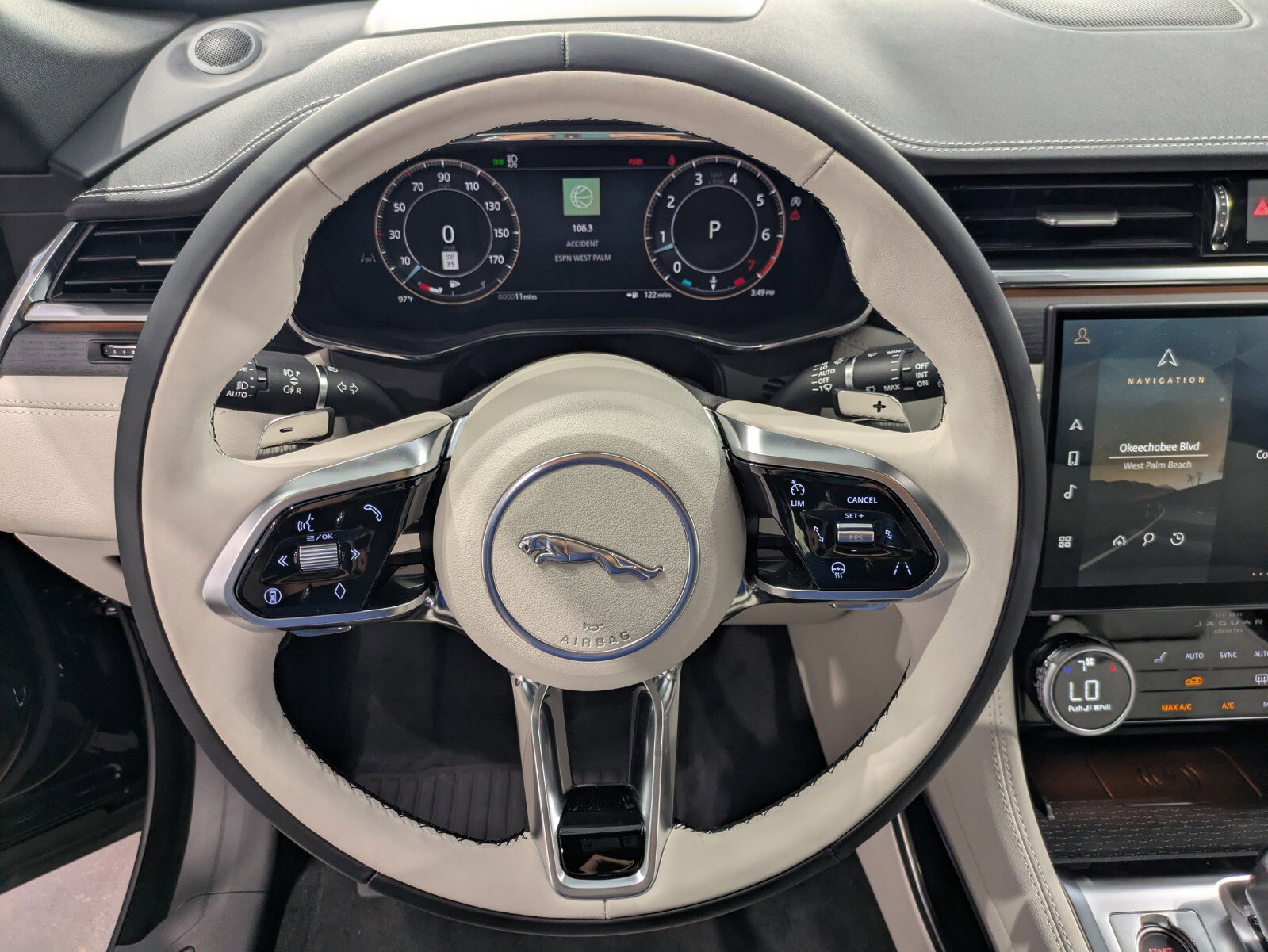 New 2026 Jaguar F-PACE R-Dynamic S image 15