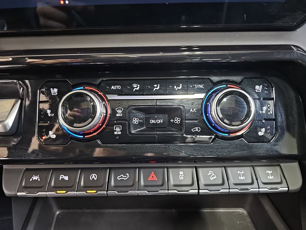 Used 2024 GMC Sierra 1500 AT4X image 25