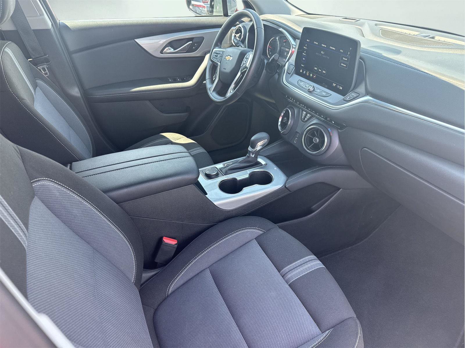 Used 2025 Chevrolet Blazer LT AWD/4WD image 27