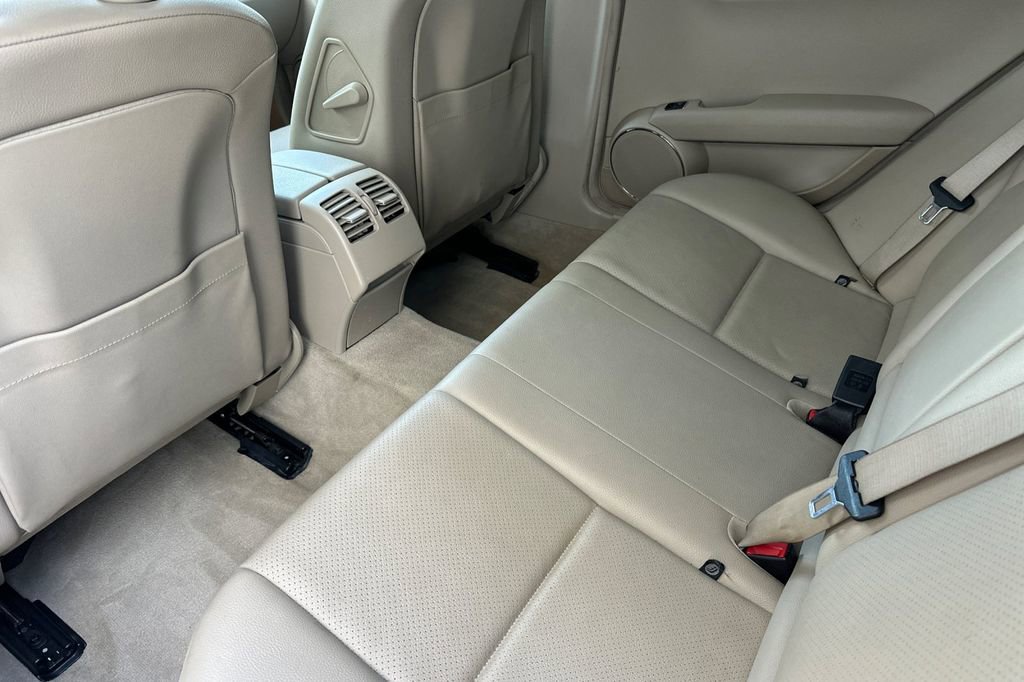 Used 2011 Mercedes-Benz C 300 Sedan image 12