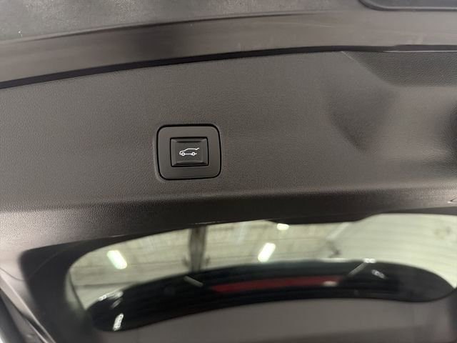 Certified 2022 Chevrolet TrailBlazer RS w/ Sun and Liftgate Package FWD image 16