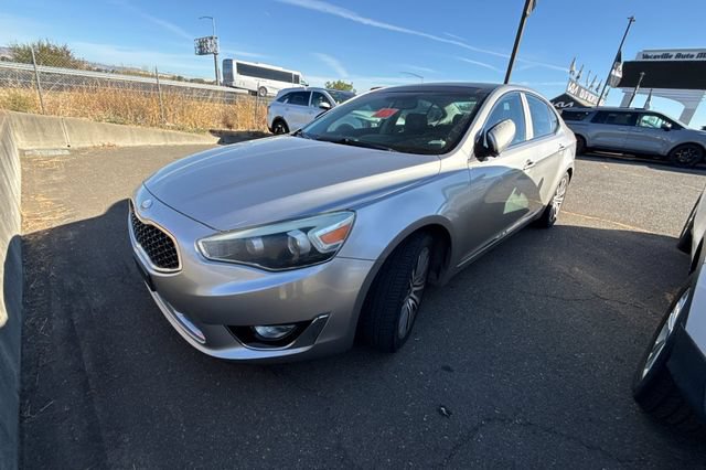 Used 2014 Kia Cadenza Premium w/ Luxury Package FWD image 2