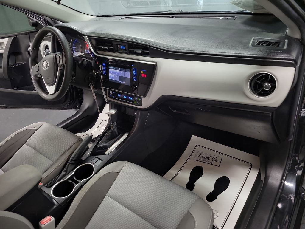 Used 2019 Toyota Corolla LE image 24