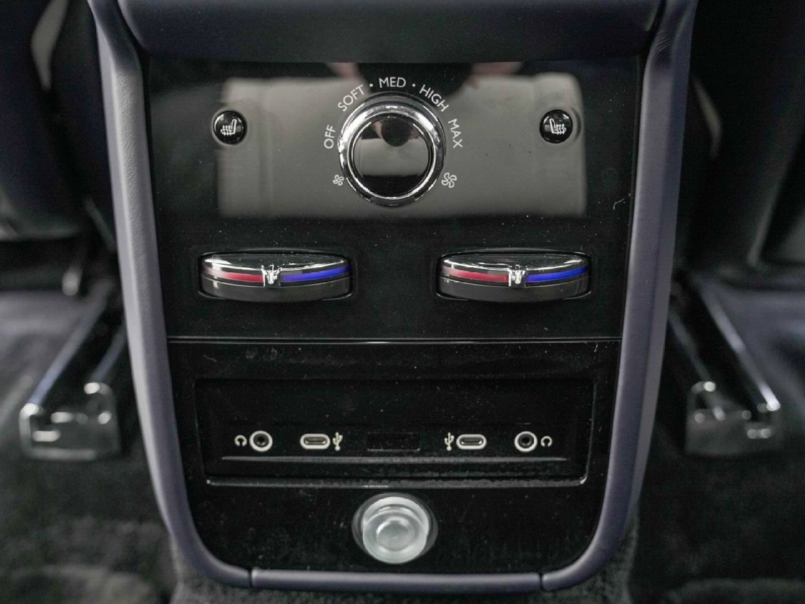 New 2026 Rolls-Royce Cullinan Black Badge AWD/4WD image 33