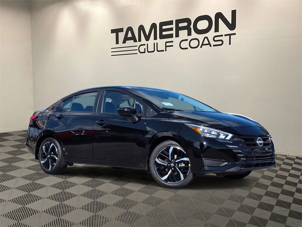 New 2025 Nissan Versa SR w/ Trunk Package
