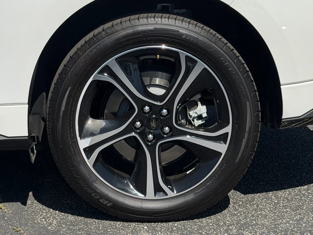 Certified 2021 Ford Edge ST image 11