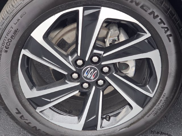Used 2025 Buick Enclave Sport Touring w/ LPO, Floor Liner Package FWD image 11