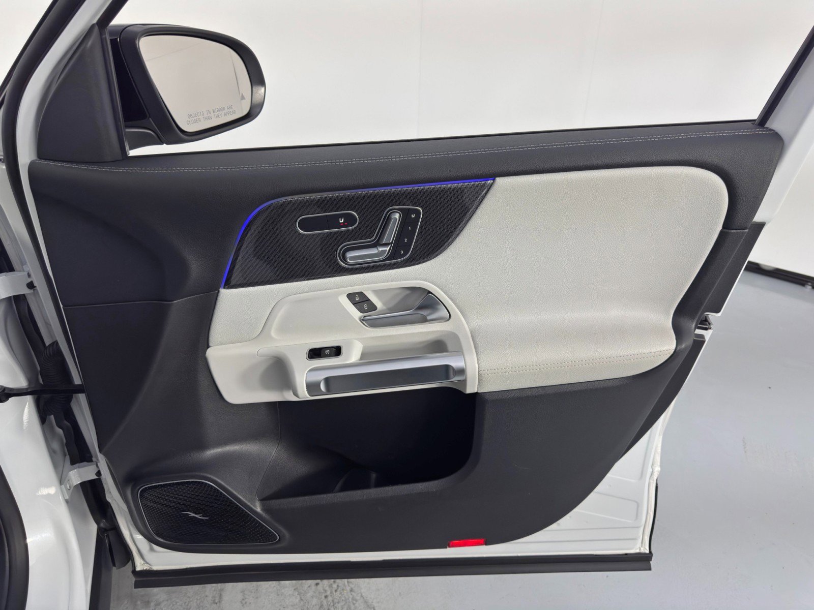 Used 2021 Mercedes-Benz GLB 35 AMG 4MATIC image 45