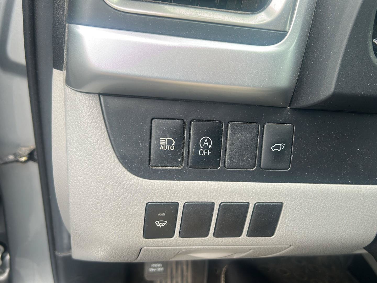 Used 2019 Toyota Highlander XLE AWD/4WD image 14