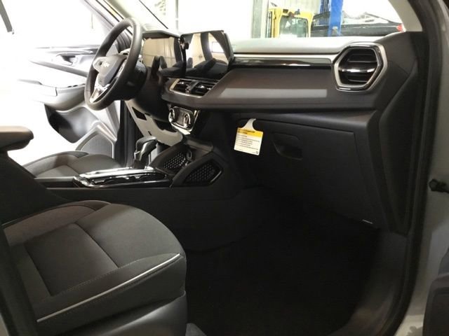 New 2026 Chevrolet TrailBlazer LT w/ LT Cold Weather Package AWD/4WD image 40