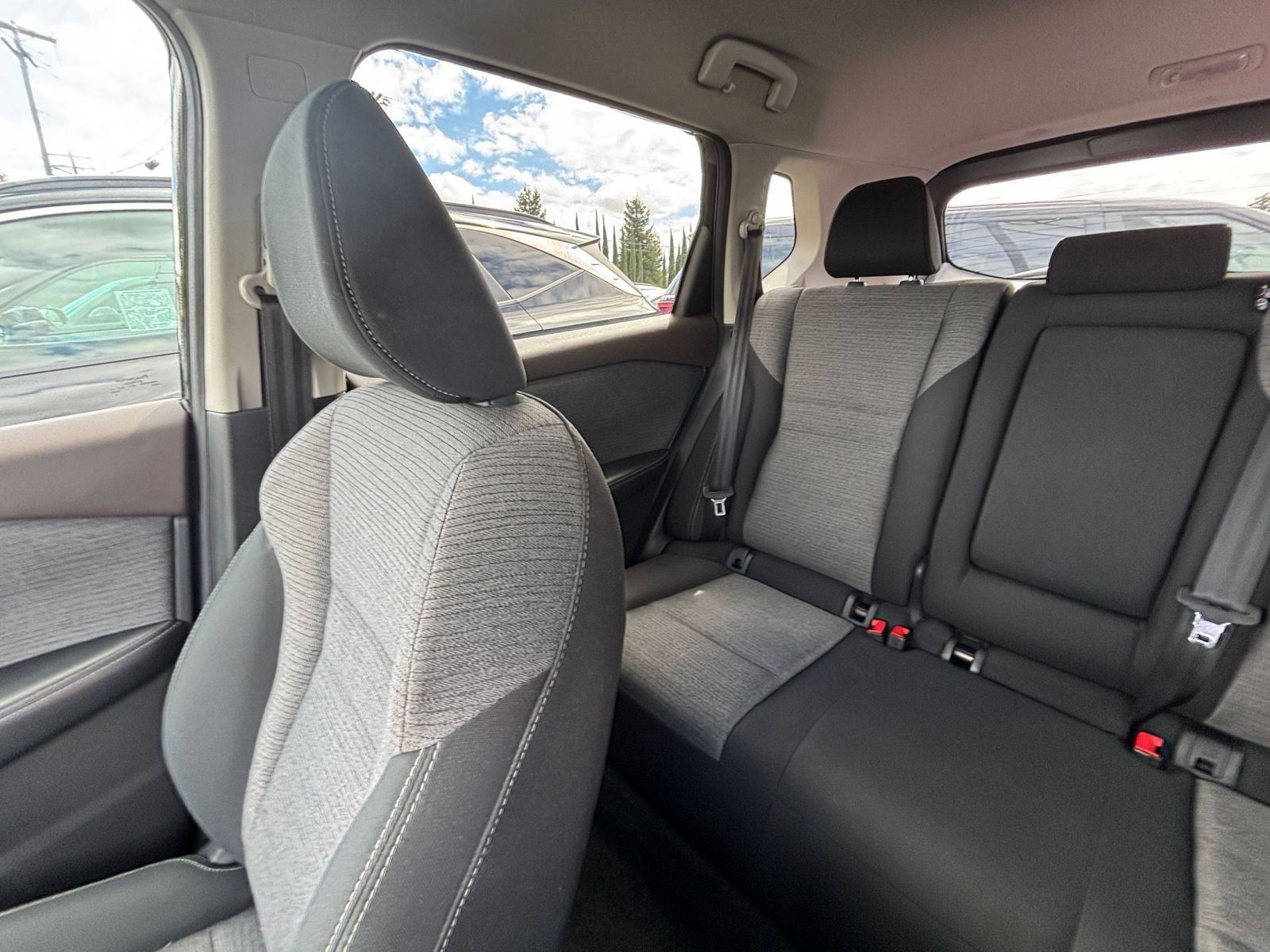 Used 2022 Nissan Rogue SV FWD image 35