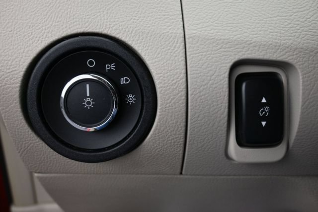 Used 2010 Ford Taurus SEL FWD image 23