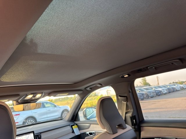 New 2026 Volvo XC90 B6 Plus w/ Protection Package Premier image 9