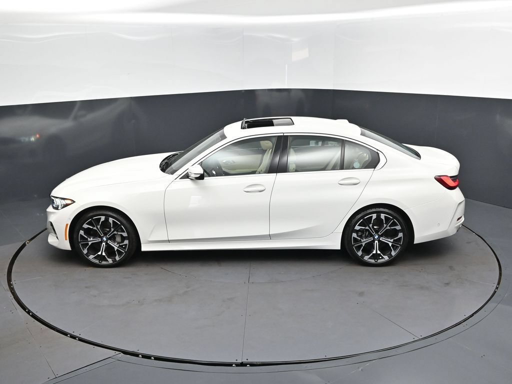 Used 2026 BMW 330i Sedan w/ Convenience Package RWD image 32