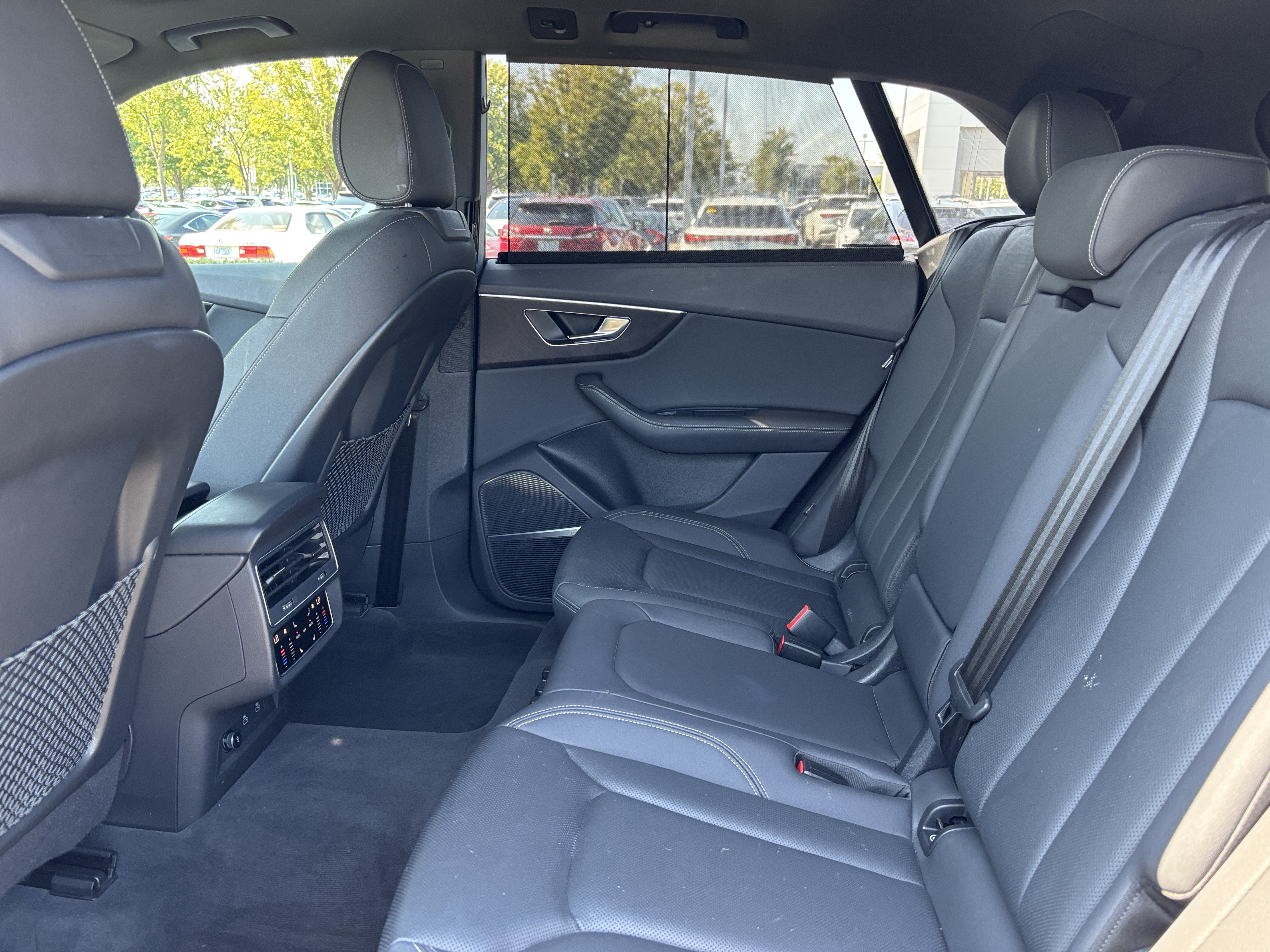 Used 2023 Audi Q8 Premium Plus w/ Premium Plus Package AWD/4WD image 29