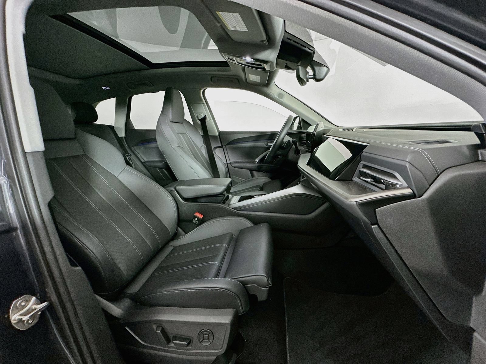Used 2025 Audi Q5 Premium Plus w/ Premium Plus AWD/4WD image 26