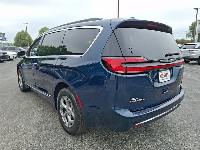 Certified 2022 Chrysler Pacifica Limited w/ Uconnect Theater Family Group AWD/4WD image 7