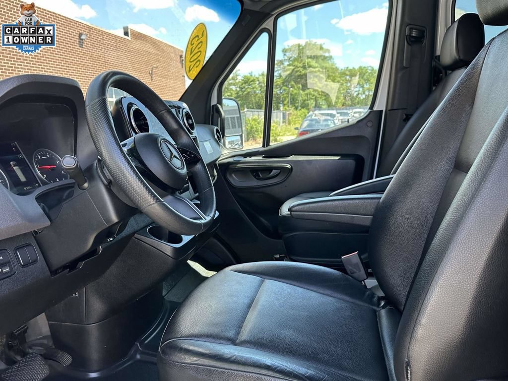 Used 2025 Mercedes-Benz Sprinter 2500 image 15