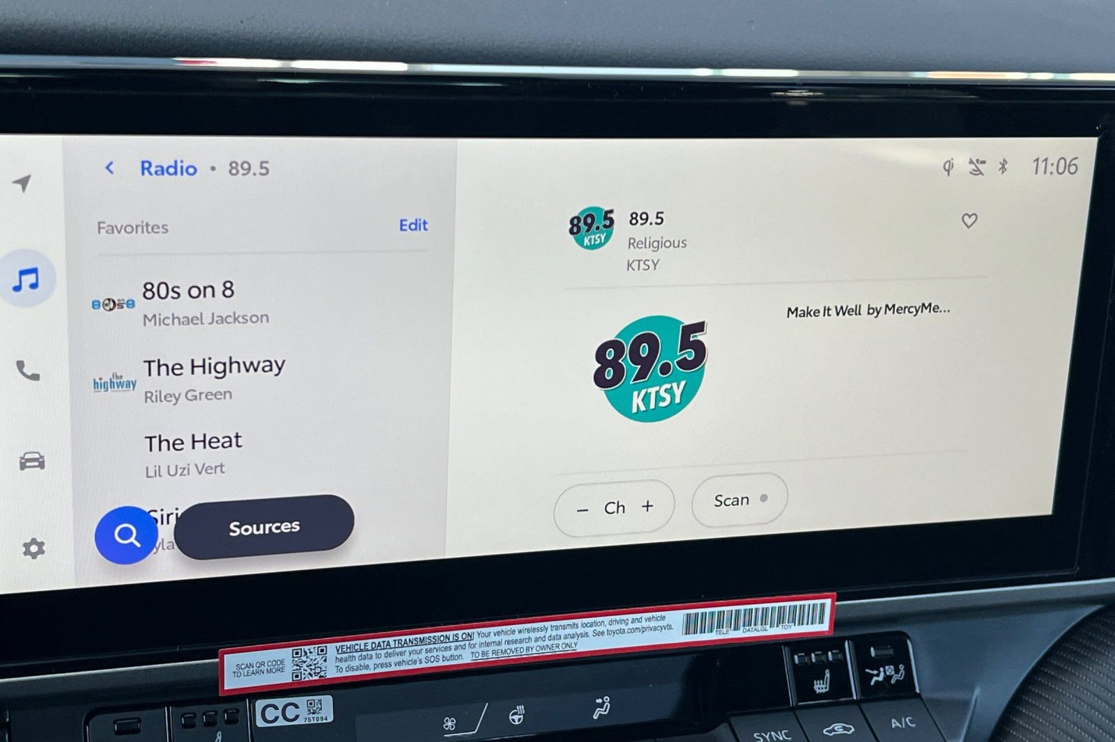 New 2026 Toyota Camry Hybrid w/ Multimedia Upgrade Package image 14