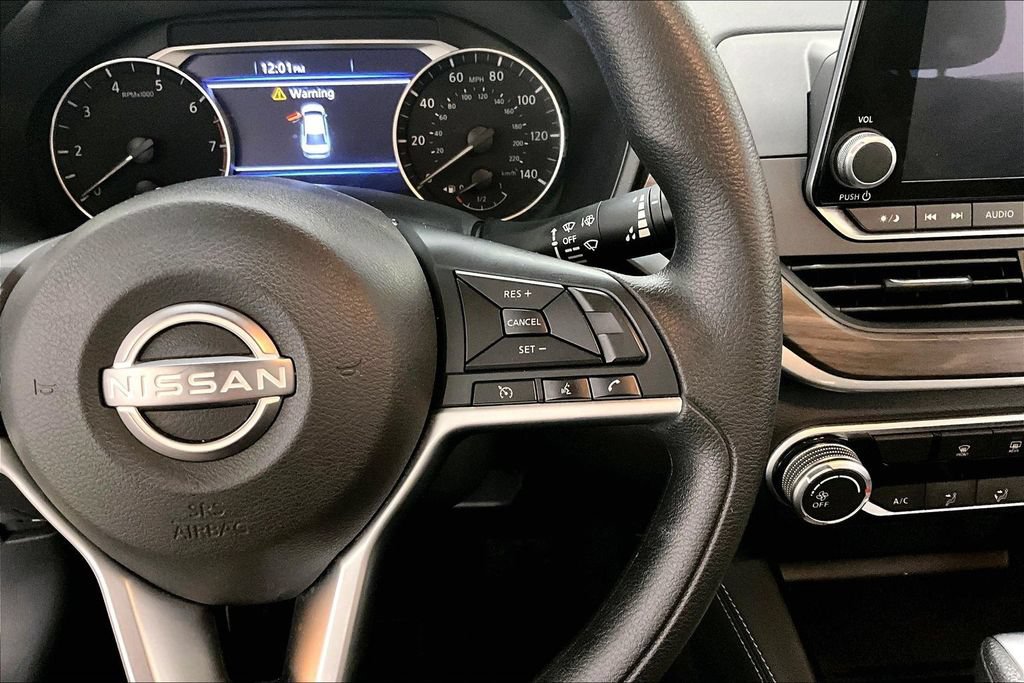Used 2023 Nissan Altima 2.5 SV AWD/4WD image 12