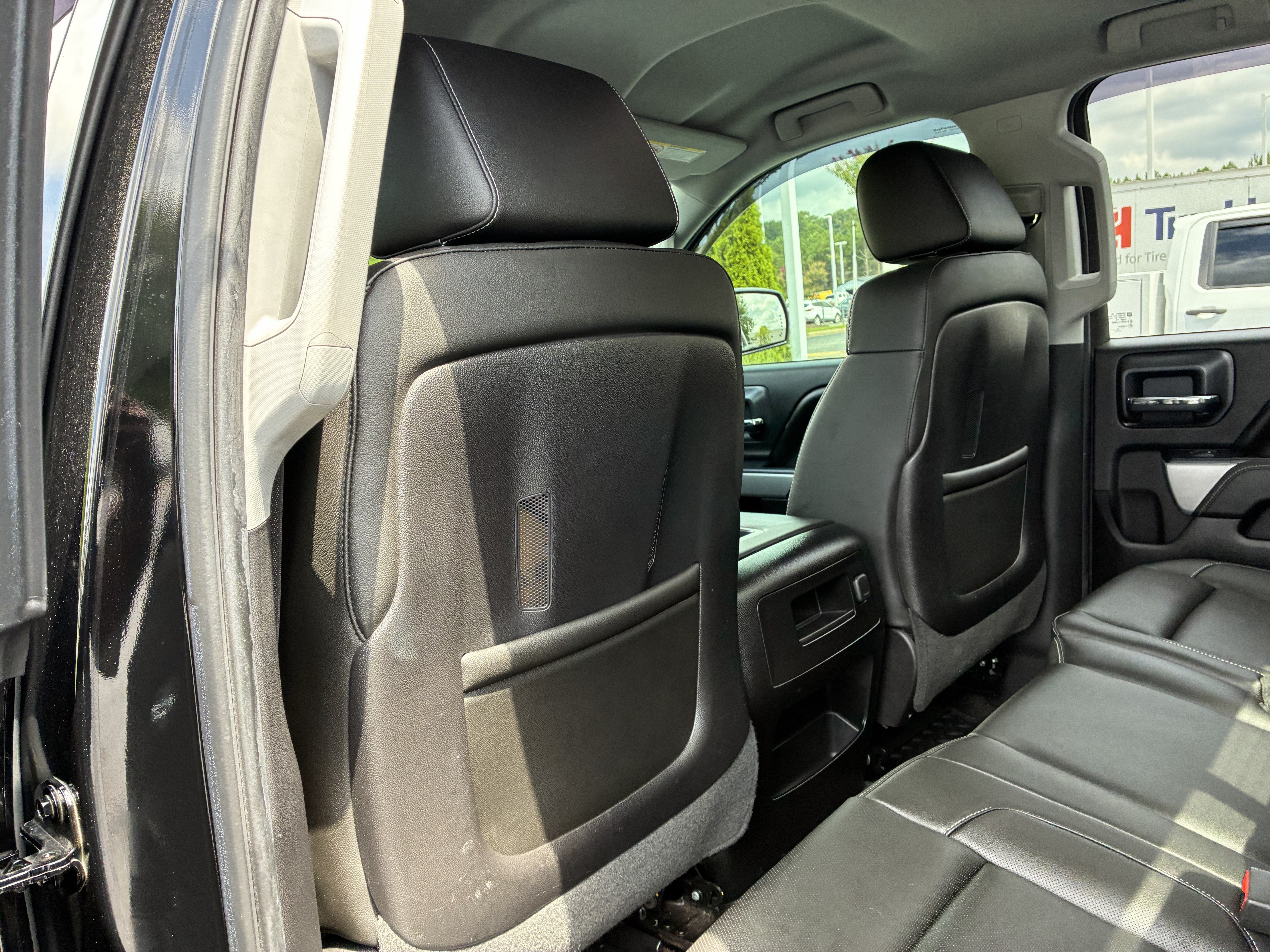 Used 2015 Chevrolet Silverado 2500 LTZ AWD/4WD image 16