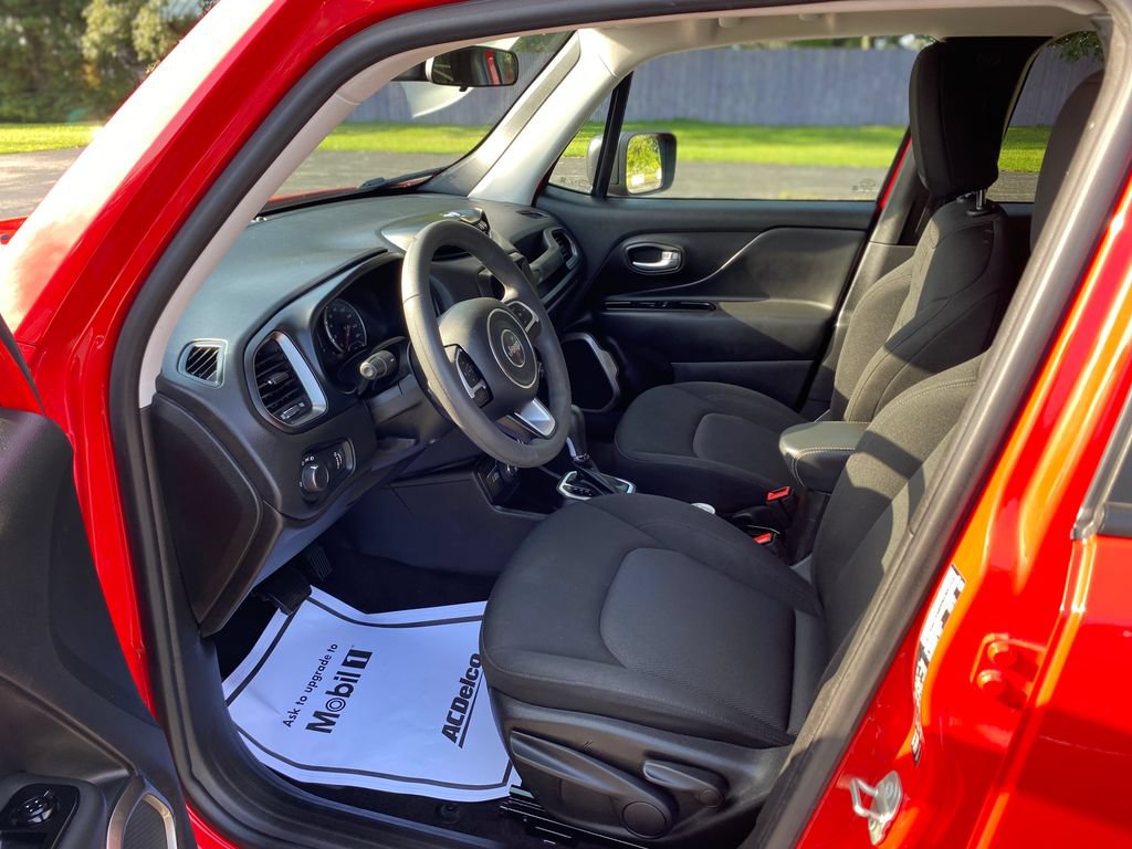 Used 2023 Jeep Renegade Latitude AWD/4WD image 22