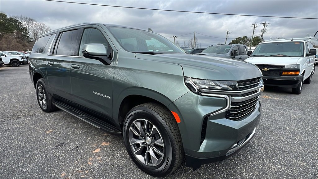Certified 2023 Chevrolet Suburban LT w/ Luxury Package image 3