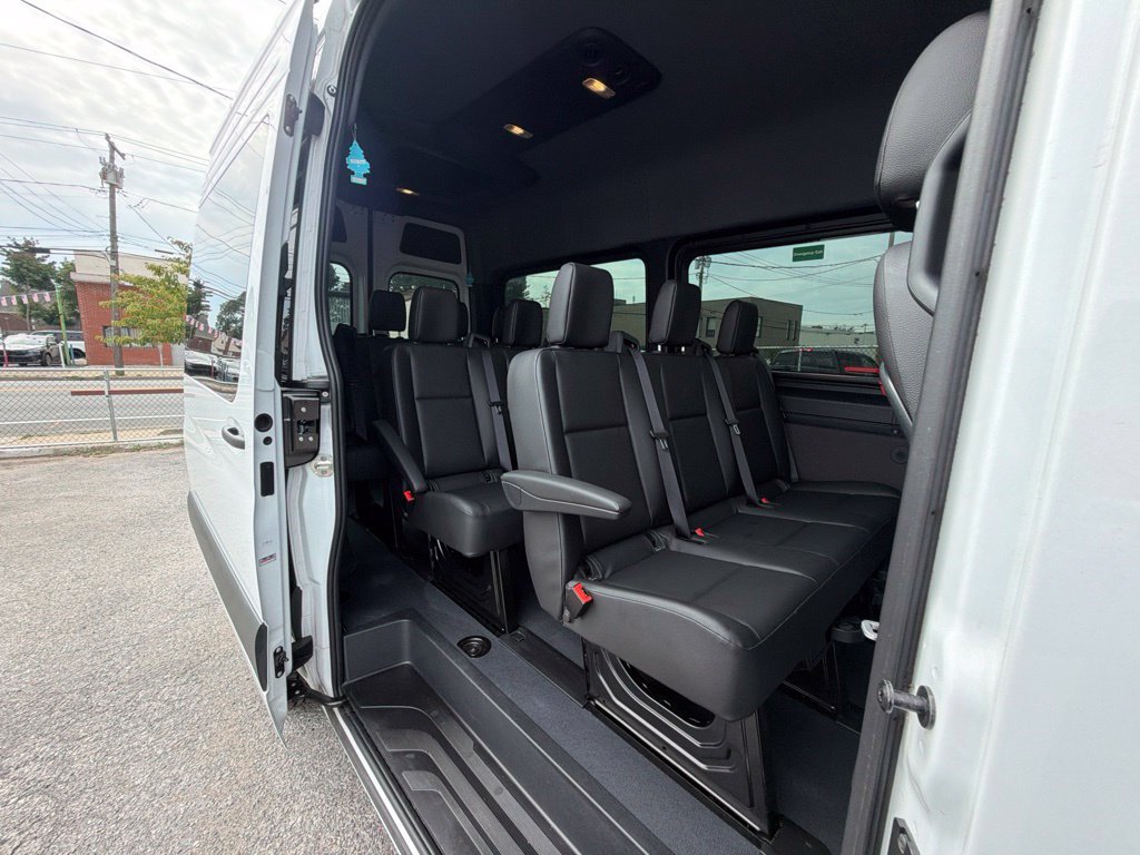 Used 2025 Mercedes-Benz Sprinter 2500 image 20