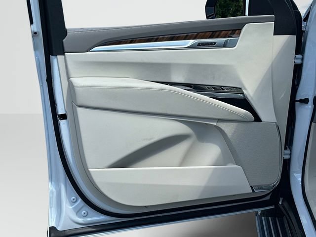 New 2026 Cadillac Escalade ESV Platinum Luxury w/ LPO, Floor Liner Package AWD/4WD image 8