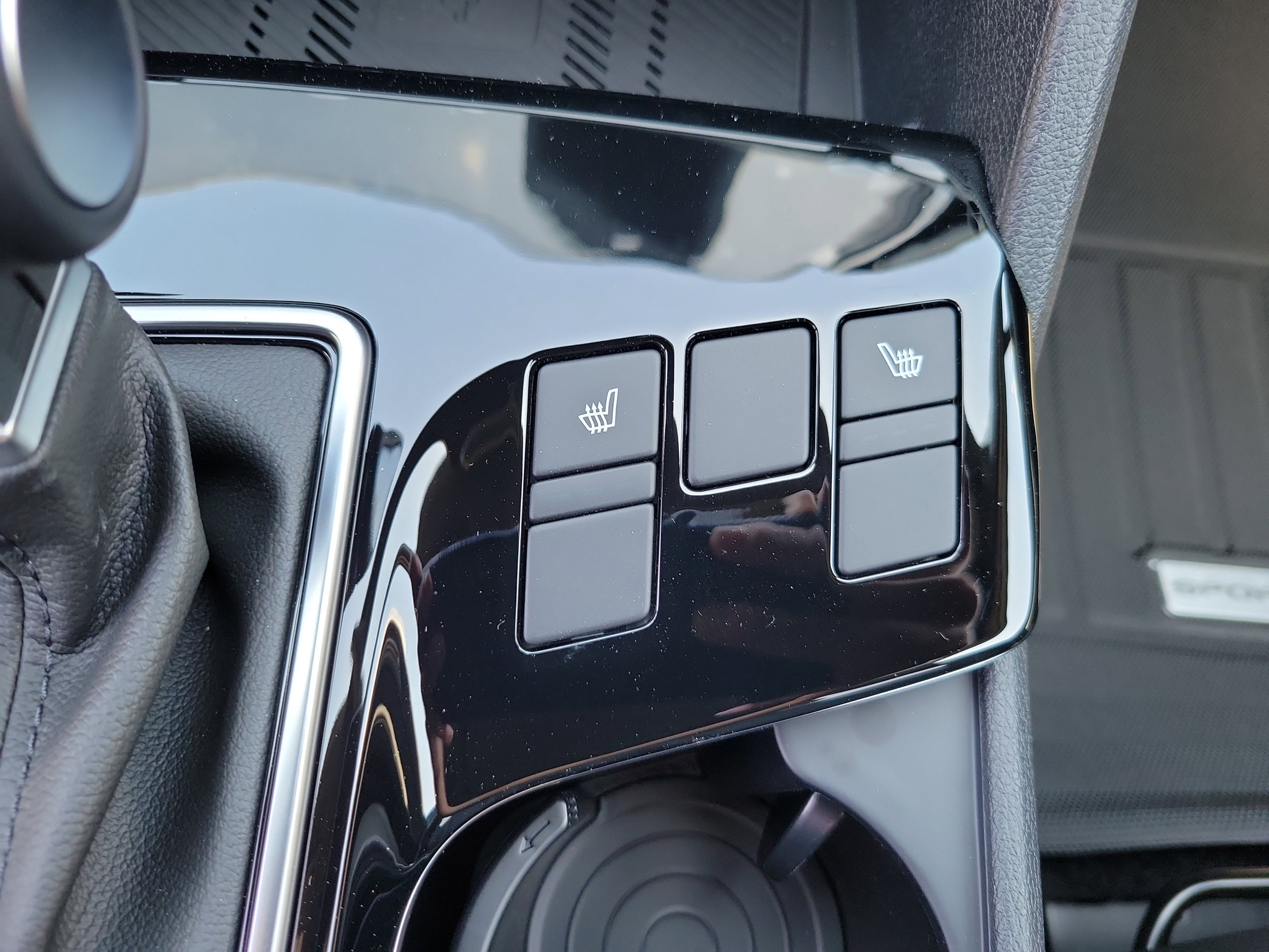 Used 2025 Kia Sportage X-Line w/ Premium Package image 14