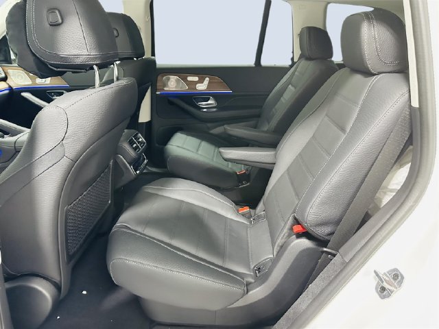 New 2026 Mercedes-Benz GLS 450 4MATIC image 7