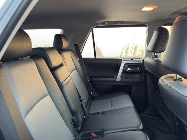 Used 2022 Toyota 4Runner SR5 Premium w/ Moonroof Package RWD image 11