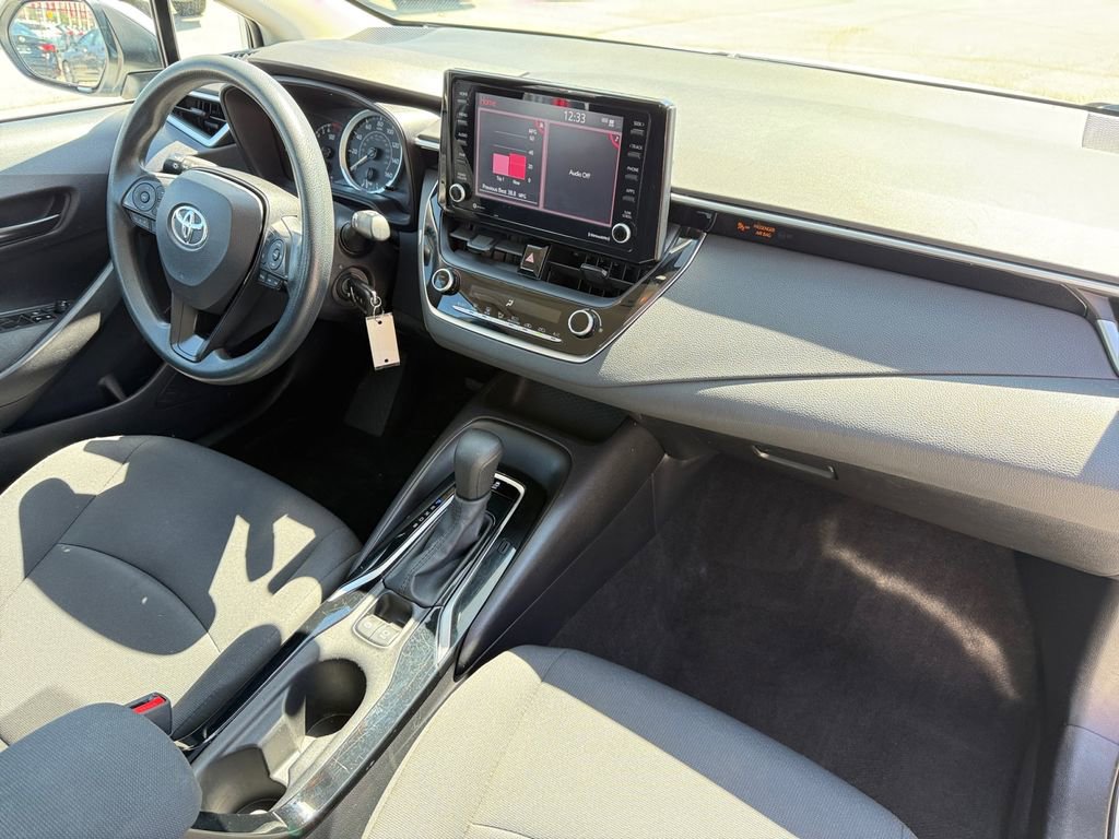 Used 2022 Toyota Corolla LE image 17