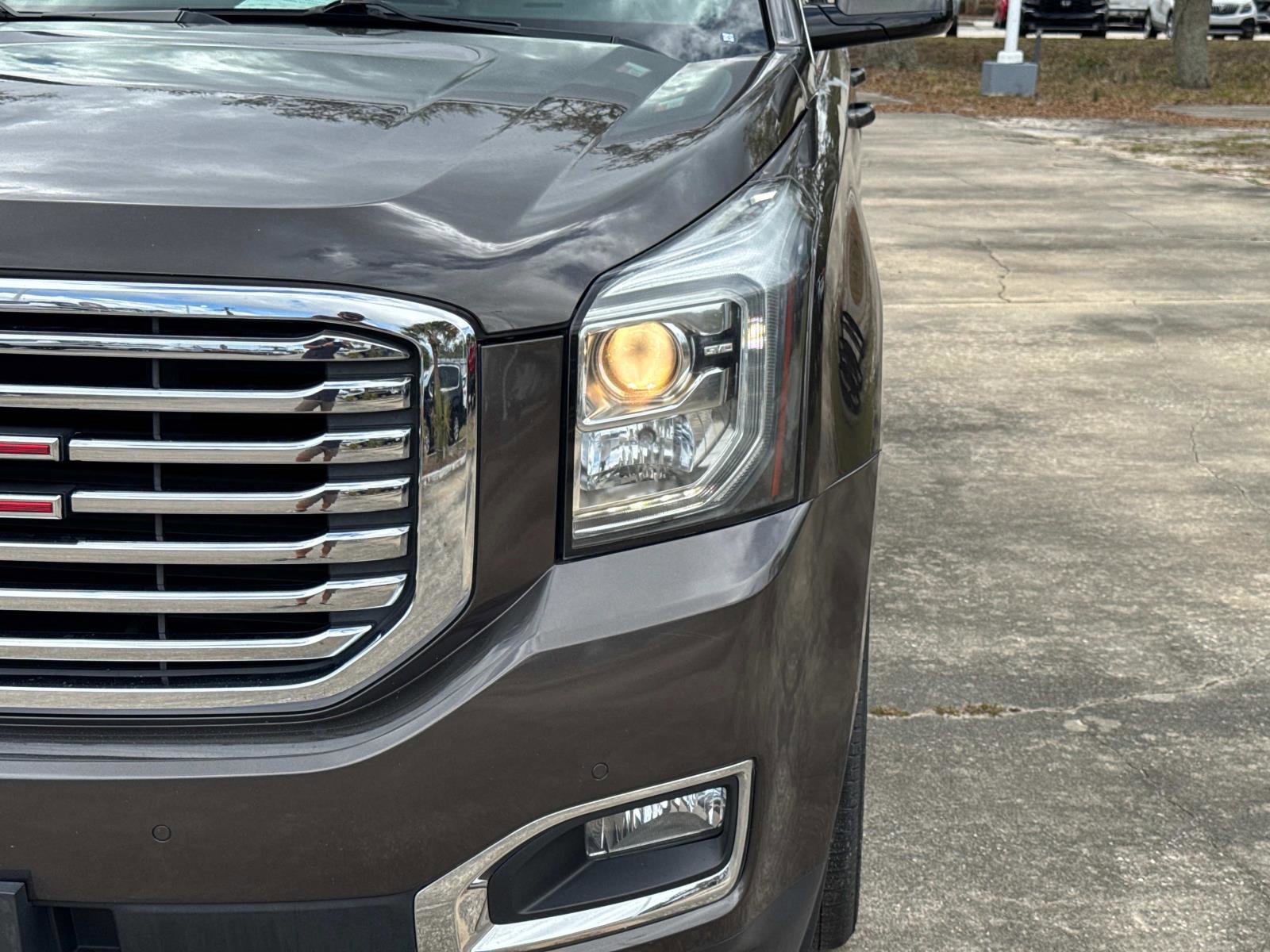 Used 2019 GMC Yukon SLT w/ Premium Edition image 9
