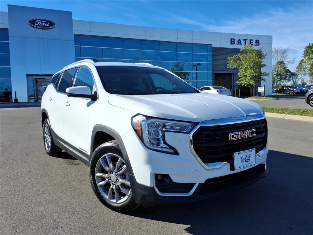 Used 2022 GMC Terrain SLT image 1