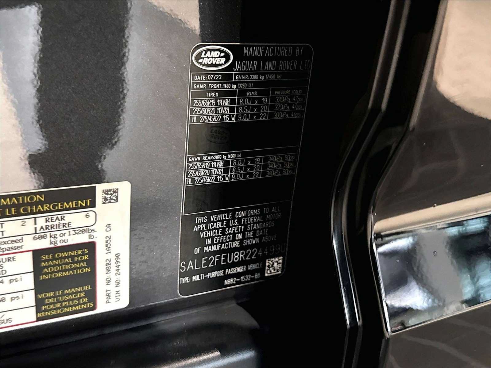 Used 2024 Land Rover Defender 130 X-Dynamic SE AWD/4WD image 37