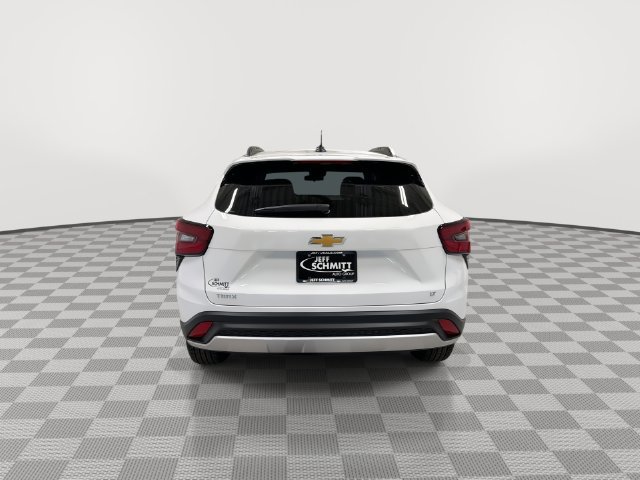 New 2026 Chevrolet Trax LT w/ LT Convenience Package FWD image 9