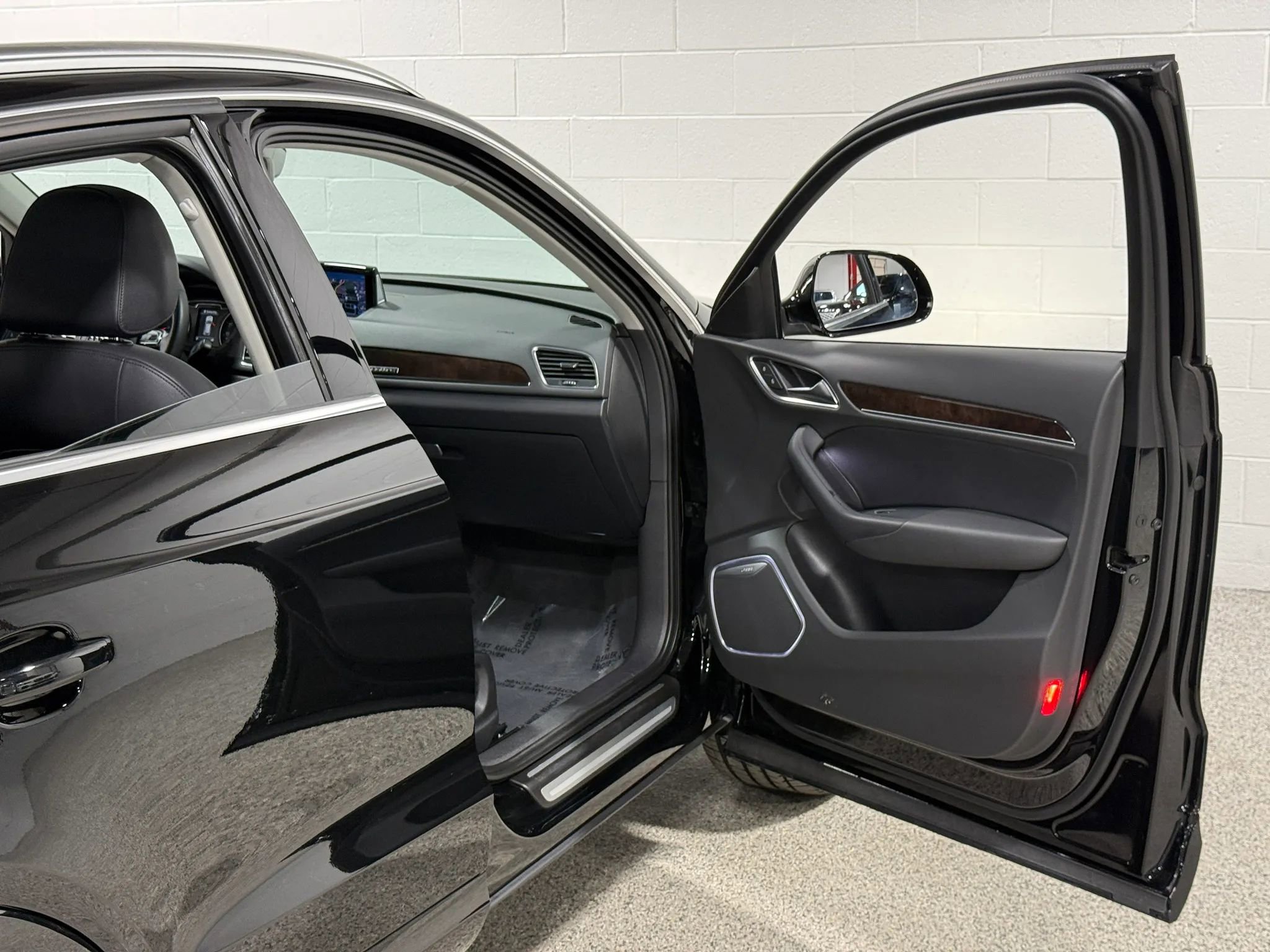Used 2015 Audi Q3 2.0T Prestige w/ Prestige Package AWD/4WD image 43