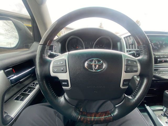 Used 2013 Toyota Land Cruiser image 14