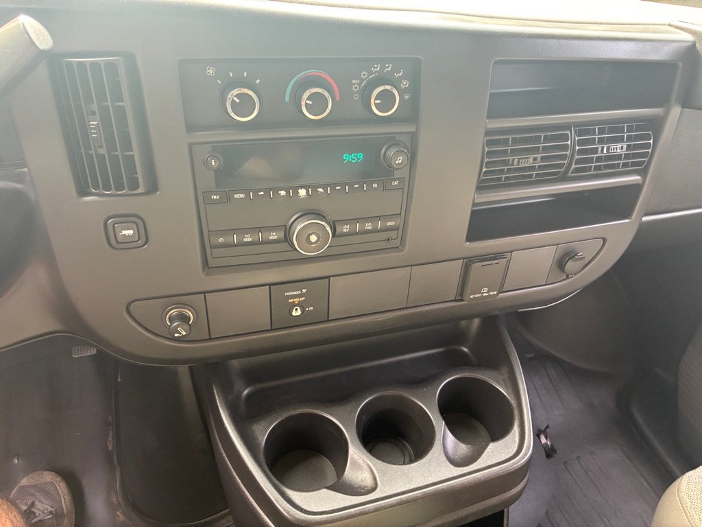 Used 2016 GMC Savana 3500 RWD image 32