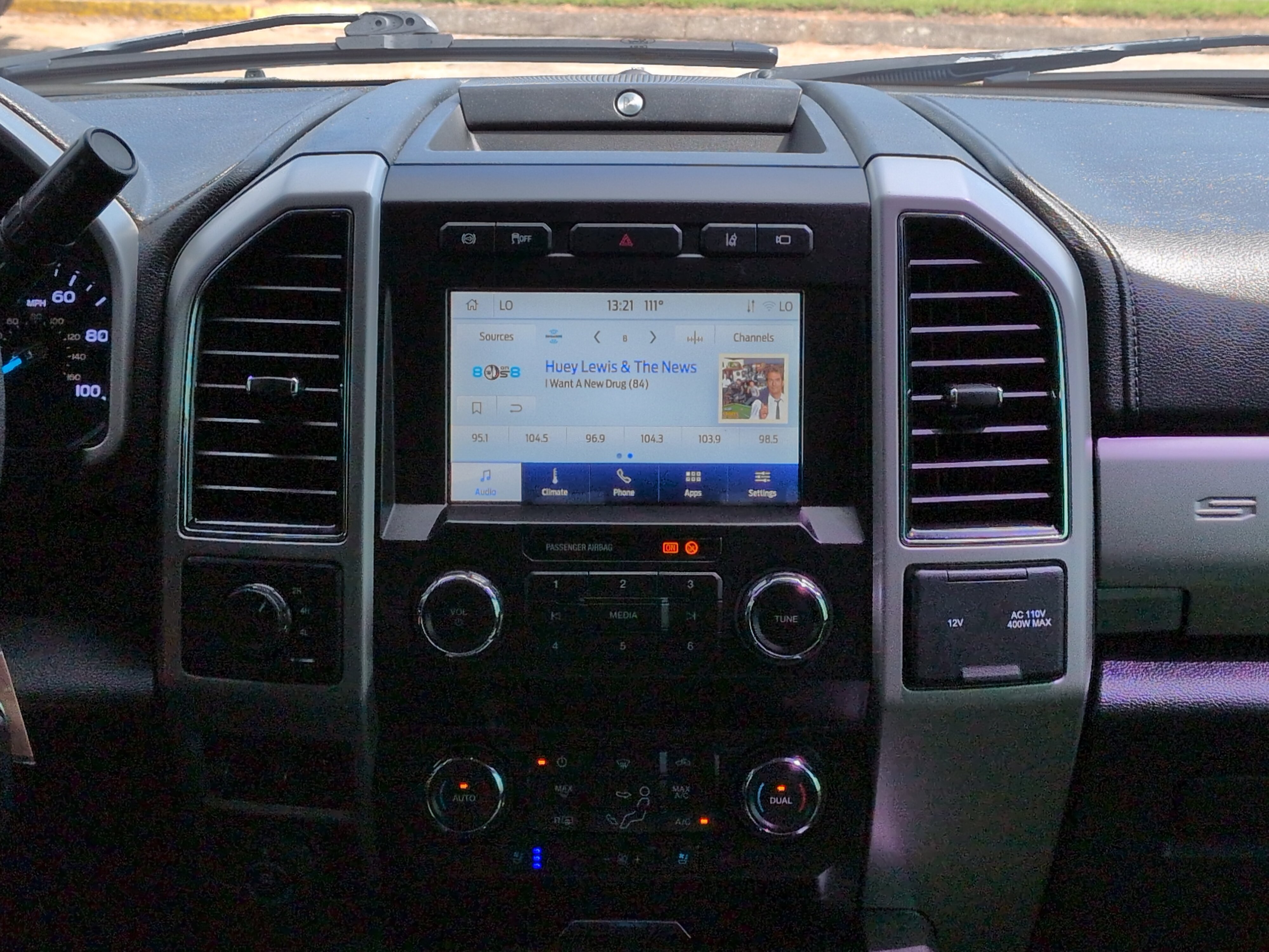 Used 2020 Ford F350 Lariat w/ Lariat Value Package AWD/4WD image 16
