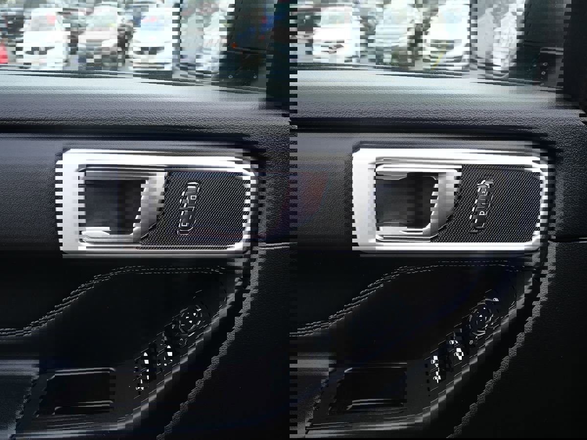 Used 2020 Ford Explorer XLT w/ Equipment Group 202A image 14