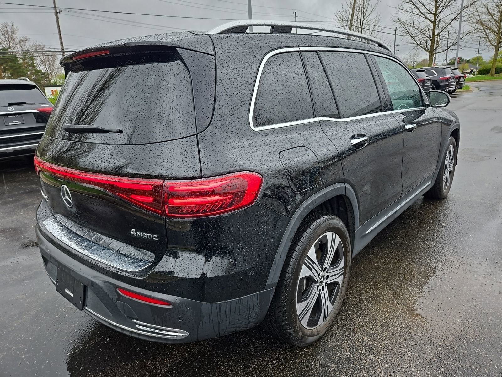 Used 2025 Mercedes-Benz EQB 350 4MATIC SUV image 5