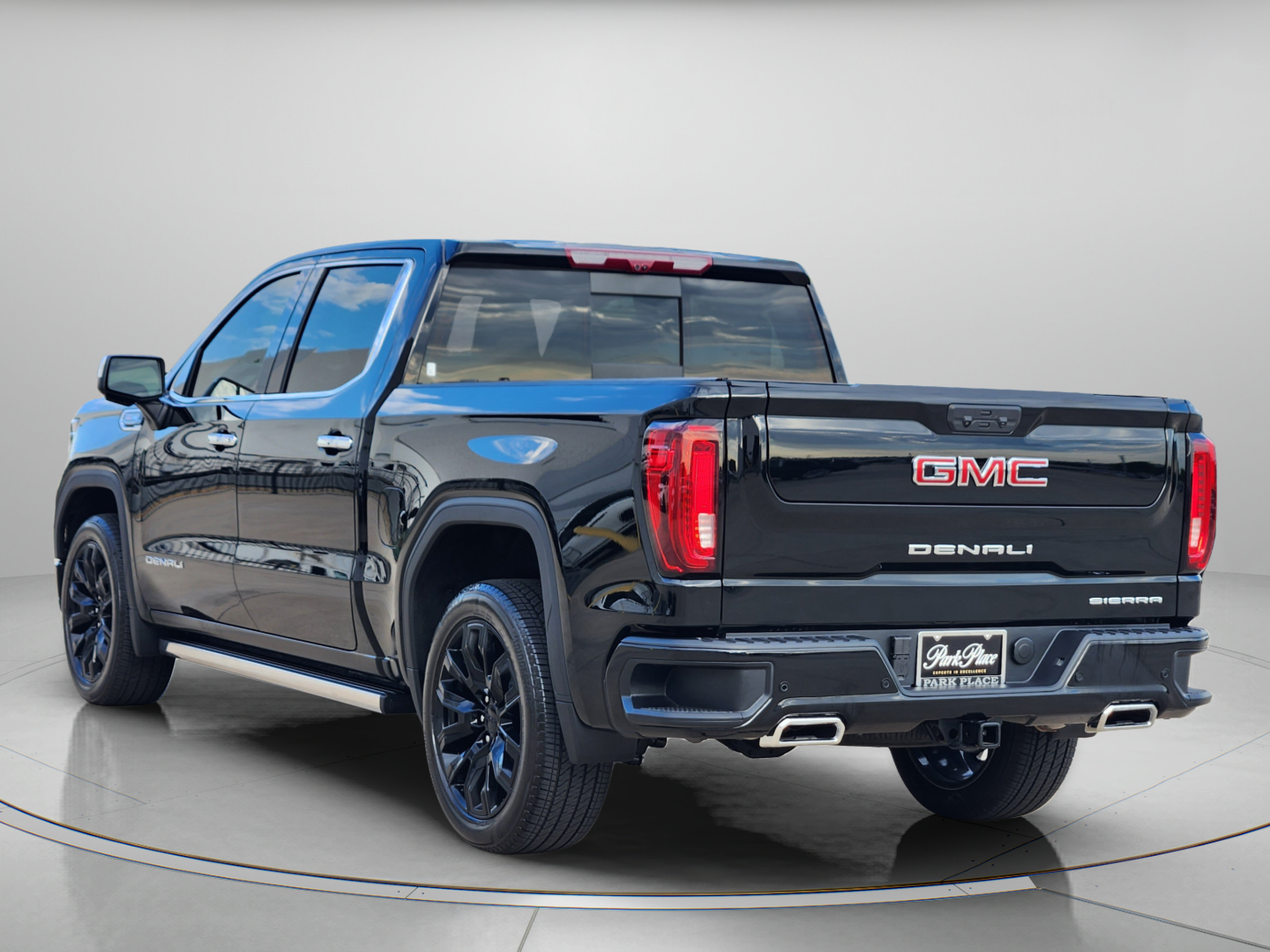 Used 2026 GMC Sierra 1500 Denali w/ Denali Reserve Package AWD/4WD image 3