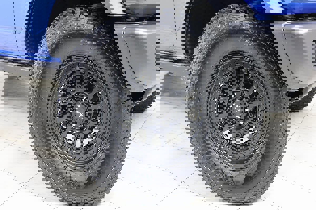 Used 2022 Ford Bronco Black Diamond image 11